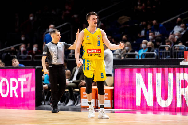 力求从各方 力求从各方